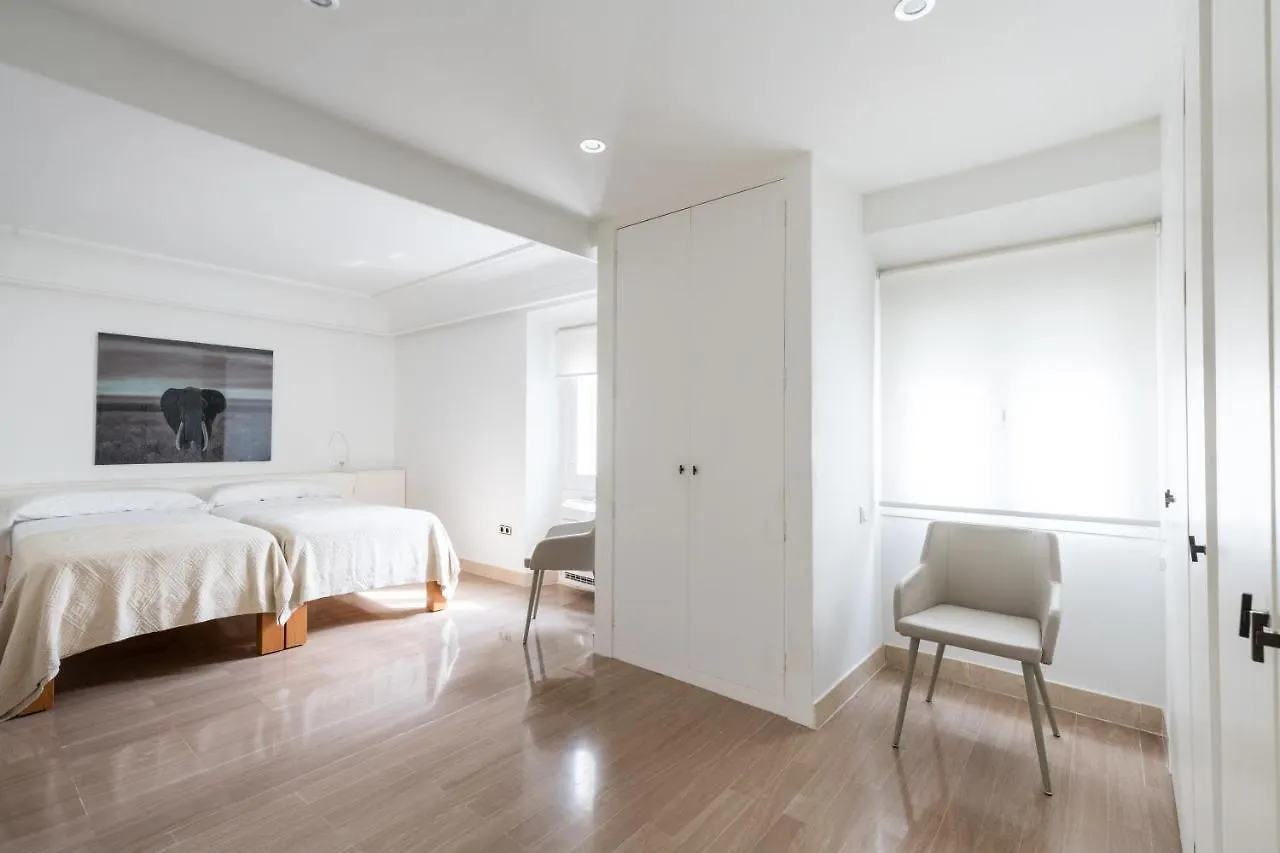 Historic Building Cathedral Apartment Seville